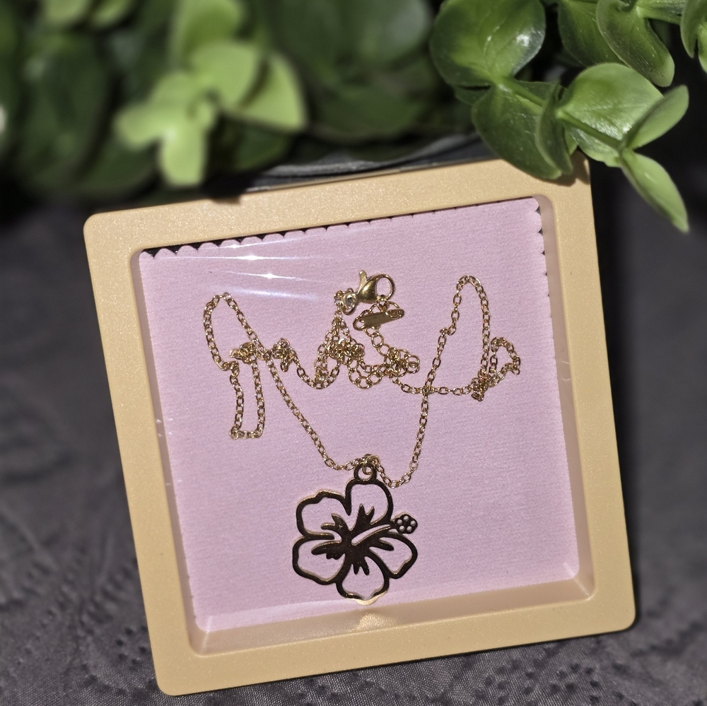 Hibiscus Flower Necklace 🌺 Stainless Steel | Waterproof - Picture 2 of 5